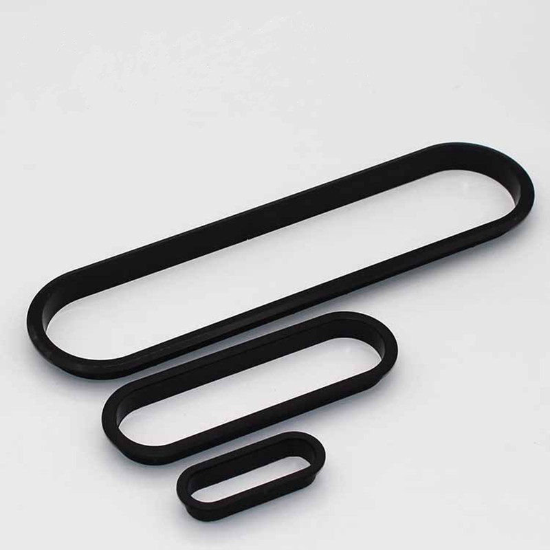 Furniture Hardware Outlet - قطعتان من غطاء فتحة الكابلات البلاستيكي