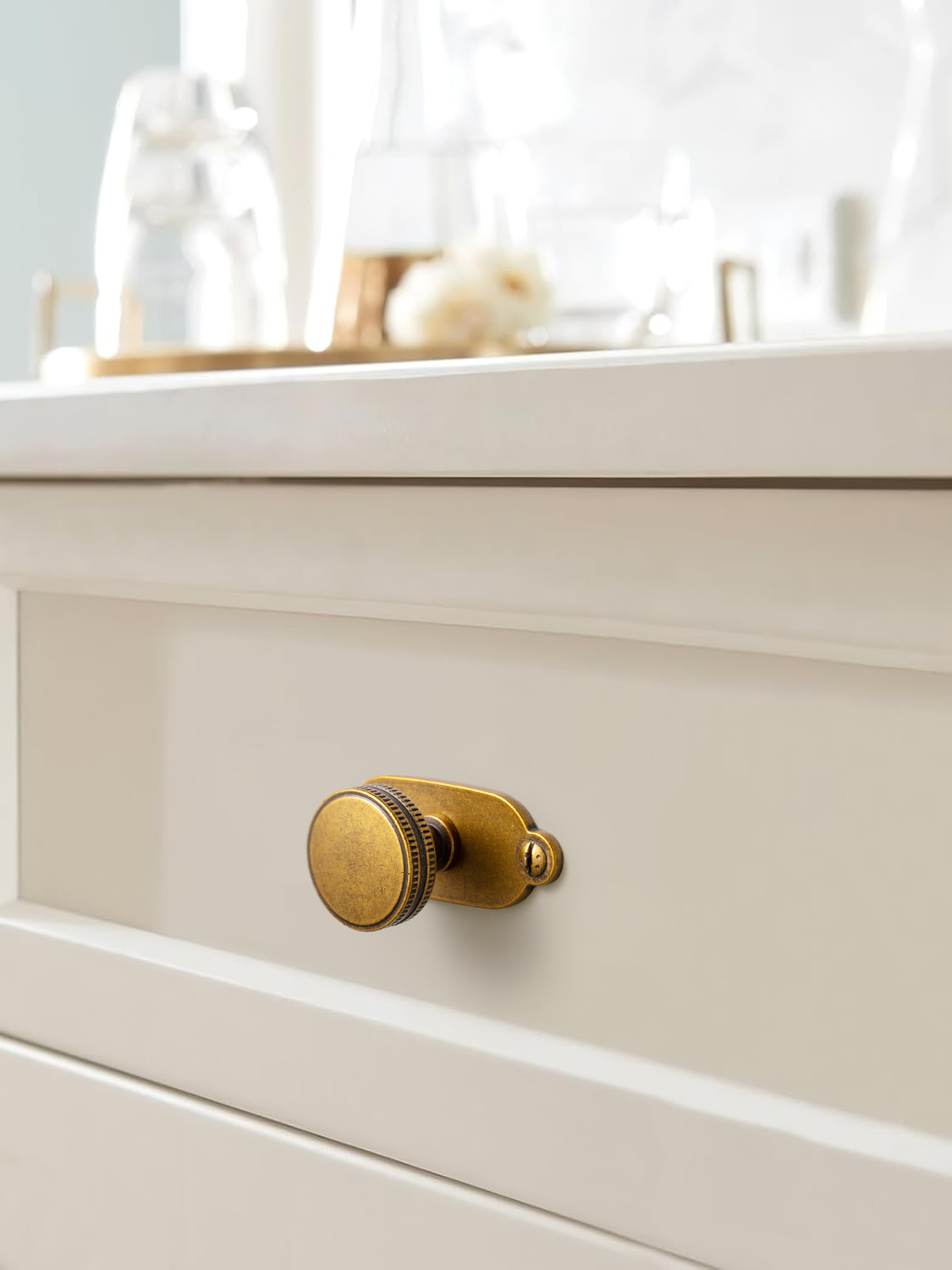 مقابض خزائن نحاسية عتيقة من Go - مراجعة Furniture Hardware With Backplate وسعره